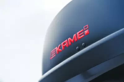 Автобокс Kamei Husky 330 черный матовый одностороннее от интернет-магазина AUTOBOKS.kz. 