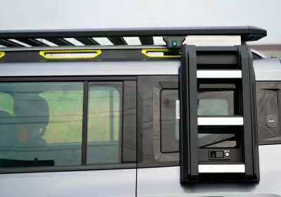 Боковая лестница на Tank 300 серебристый от интернет-магазина AUTOBOKS.kz. 