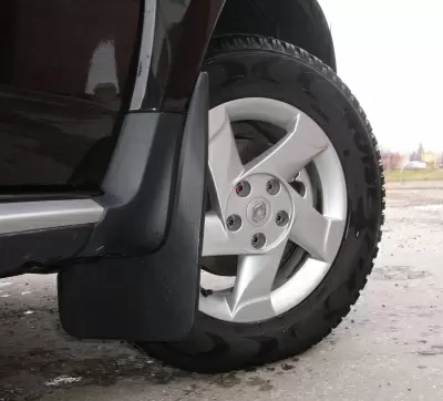Брызговики передние широкие на Renault Duster с 2012 от Интернет-Магазина Autoboks.kz
