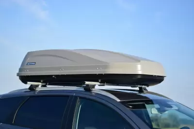 Автобокс на крышу PT-Group Аэродинамический "ACTIVE М" Серый ДВУСТОРОННЕЕ открывание от интернет-магазина AUTOBOKS.kz. 