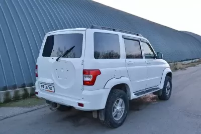 Рейлинги (Черный Муар) на UAZ Patriot 2005- от интернет-магазина AUTOBOKS.kz. 