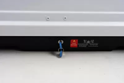 Автобокс REAKTIV Uragan 850 белый глянцевый двустороннее 850 л от интернет-магазина AUTOBOKS.kz. 