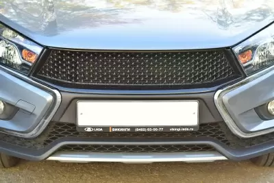 Решетка радиатора (ABS) LADA Vesta (Exclusive/Luxe) c 2015-2022 на автомобиль от интернет-магазина AUTOBOKS.kz