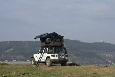 Автопалатка Wild Land Pathfinder II (электрическая модель с черной базовой рамой и солнечной панелью) от интернет-магазина AUTOBOKS.kz. 