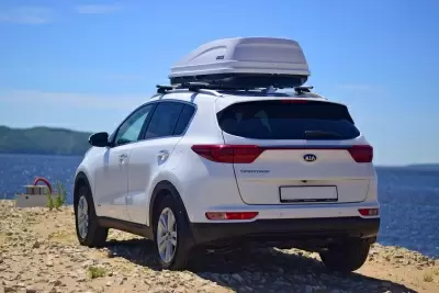 Автобокс на крышу PT-Group Аэродинамический "ACTIVE М" Белый ДВУСТОРОННЕЕ открывание от интернет-магазина AUTOBOKS.kz. 