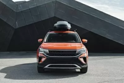 Автобокс Atlant Breeze XL Carbon 450л чёрный карбон (двухсторонний) от интернет-магазина AUTOBOKS.kz. 