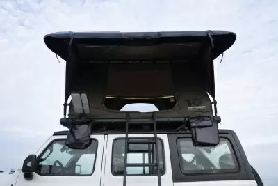 Автопалатка Wild Land Pathfinder II (электрическая модель с черной базовой рамой и солнечной панелью) от интернет-магазина AUTOBOKS.kz. 