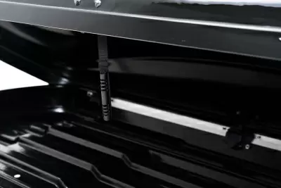 Автобокс REAKTIV Flash 600 черный глянцевый двустороннее 600 л от интернет-магазина AUTOBOKS.kz. 