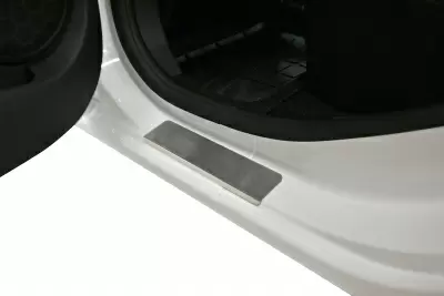 Накладки в проем дверей (4шт) (НПС - нерж.) Renault LOGAN с 2014 на автомобиль от Интернет-Магазина Autoboks.kz