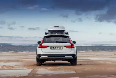 Автобокс Broomer Venture LS 450л белый глянцевый от интернет-магазина AUTOBOKS.kz. 