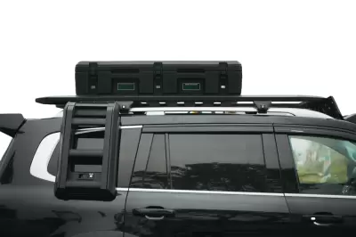 Боковая лестница на TANK 500 черный от интернет-магазина AUTOBOKS.kz. 