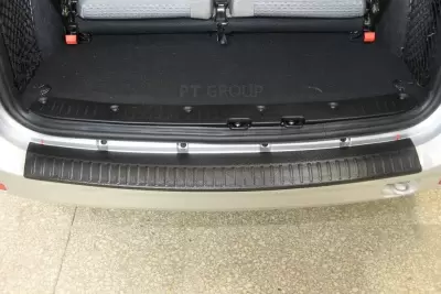 Накладка на задний бампер (ABS, черное тиснение) на LADA Largus с 2012 на автомобиль от Интернет-Магазина Autoboks.kz