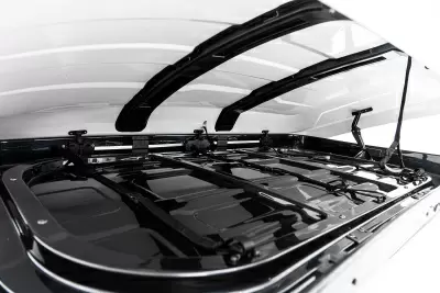 Автобокс REAKTIV Carnival белый глянцевый двустороннее 1000 л от интернет-магазина AUTOBOKS.kz. 