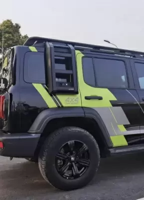 Боковая лестница на Tank 300 черный от интернет-магазина AUTOBOKS.kz. 