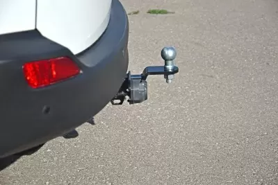 Фаркоп на Toyota RAV4 с 2013-2019 от Интернет-Магазина Autoboks.kz