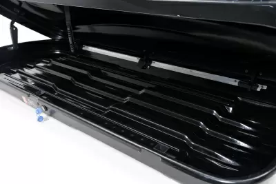 Автобокс REAKTIV Flash 600 черный глянцевый двустороннее 600 л от интернет-магазина AUTOBOKS.kz. 