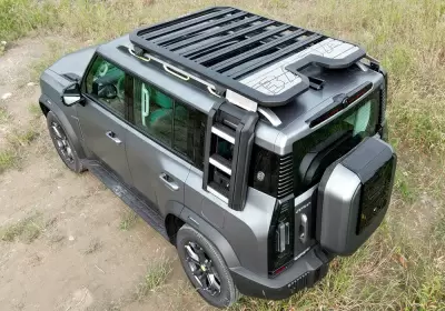 Боковая лестница на Tank 300 серебристый от интернет-магазина AUTOBOKS.kz. 