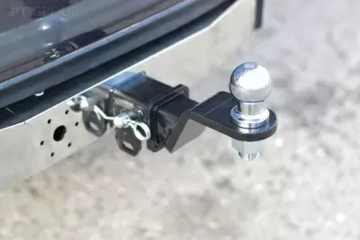 Фаркоп на Toyota Fortuner с 2016 от Интернет-Магазина Autoboks.kz