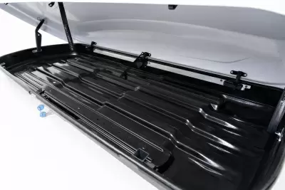 Автобокс REAKTIV Flash 600 белый глянцевый двустороннее 600 л от интернет-магазина AUTOBOKS.kz. 