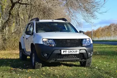 Решетка радиатора (ABS) RENAULT Duster с 2012 на автомобиль от интернет-магазина AUTOBOKS.kz