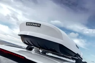 Автобокс Broomer Venture LS 450л белый глянцевый от интернет-магазина AUTOBOKS.kz. 