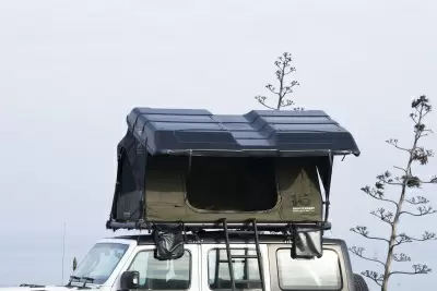 Автопалатка Wild Land Pathfinder II (электрическая модель с черной базовой рамой и солнечной панелью) от интернет-магазина AUTOBOKS.kz. 