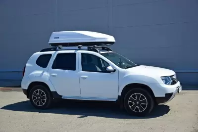 Автобокс на крышу PT-Group Аэродинамический "ACTIVE М" Белый ДВУСТОРОННЕЕ открывание от интернет-магазина AUTOBOKS.kz. 