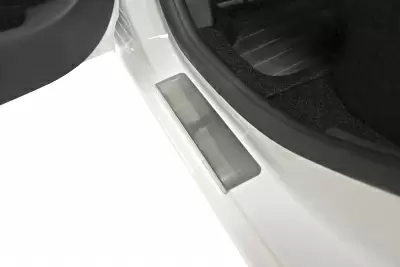 Накладки в проем дверей (4шт) (НПС - нерж.) Renault LOGAN с 2014 на автомобиль от Интернет-Магазина Autoboks.kz